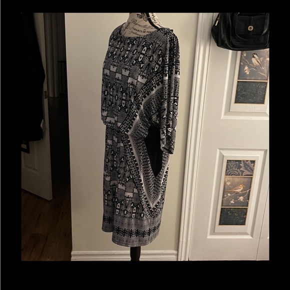 Alfani Dresses & Skirts - 💗Alfani Monochrome Patterned Dress